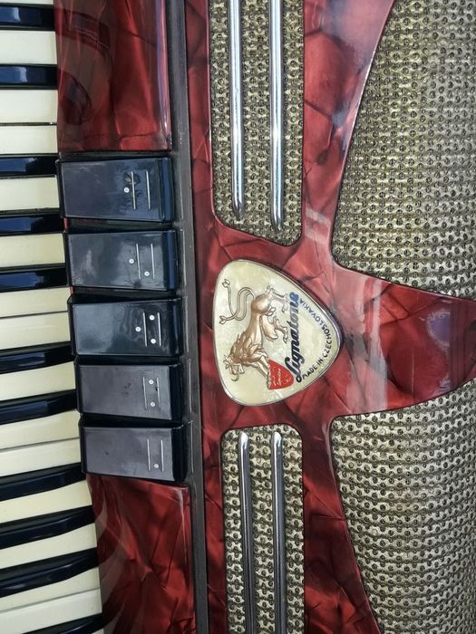 Продам аккордеон"Melodia" пр.Чехословакия.