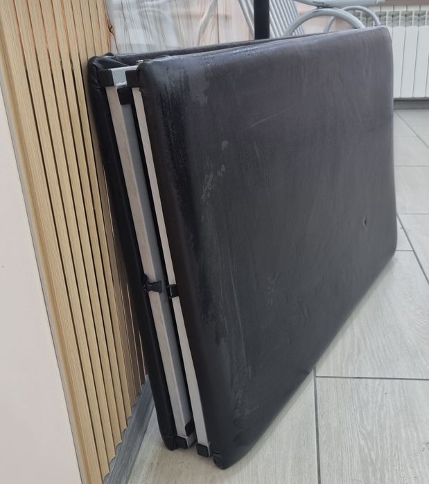 Продам кушетку в отличном состояний