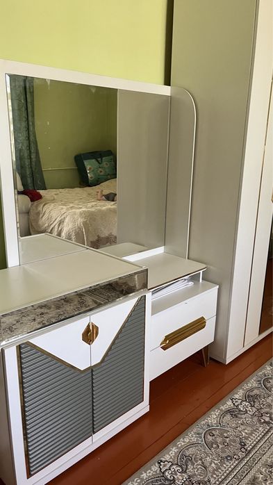 Спальный гарнитур