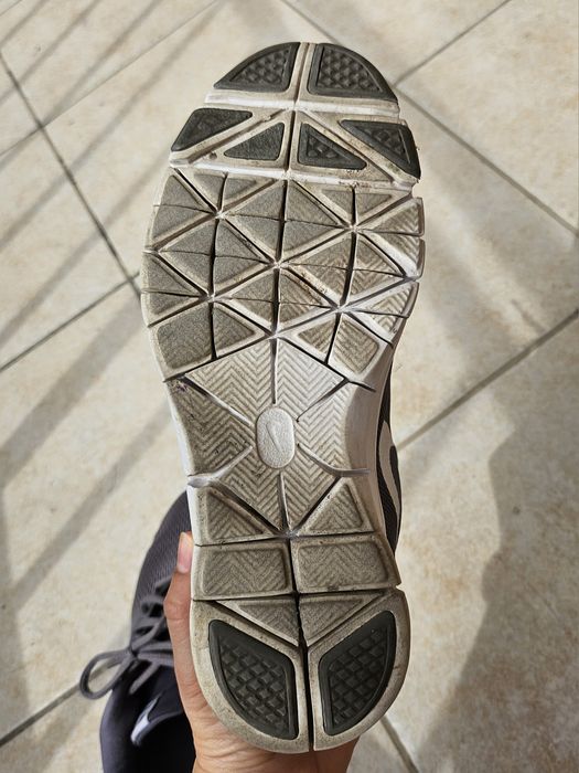 Nike Flex Essential TR Сиви маратонки размер 36,5