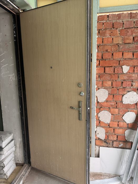 Входная дверь металлическая