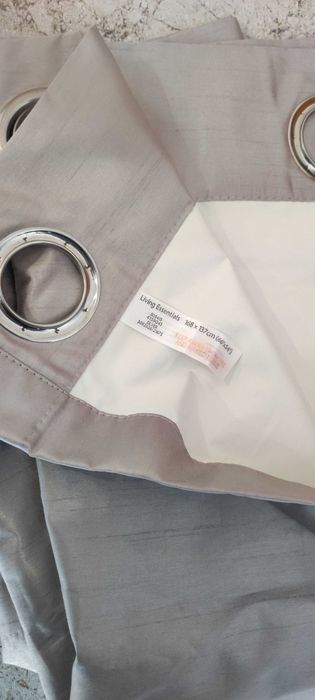 Плътно перде в сив цвят