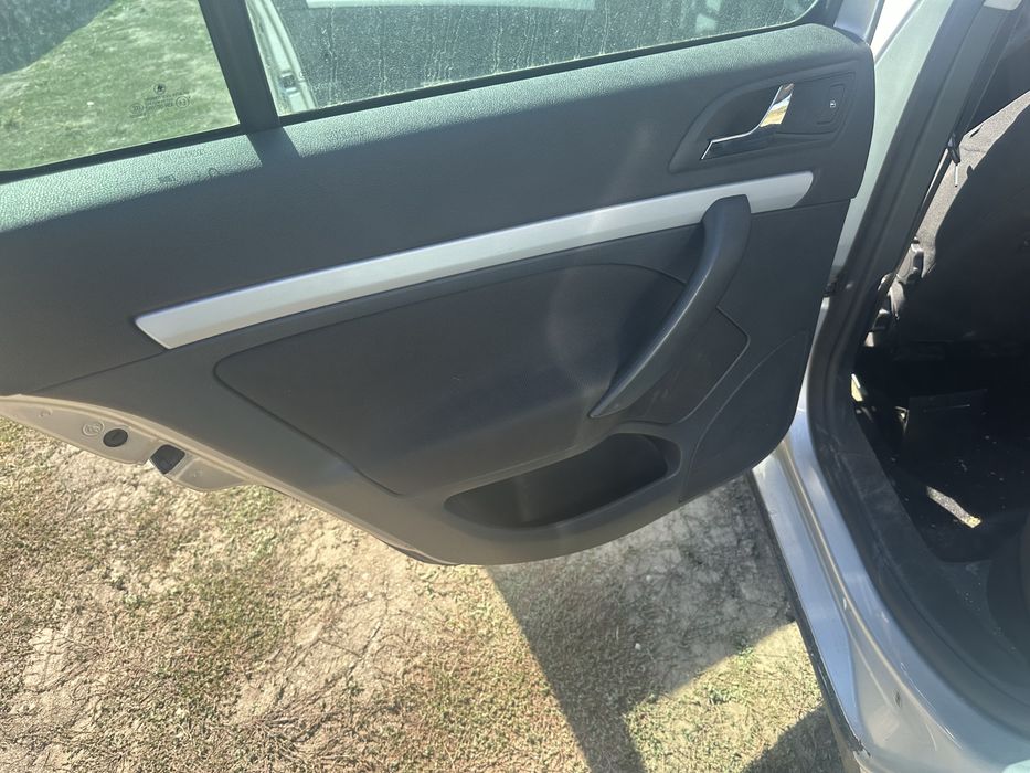 Fete usi skoda octavia 2 break