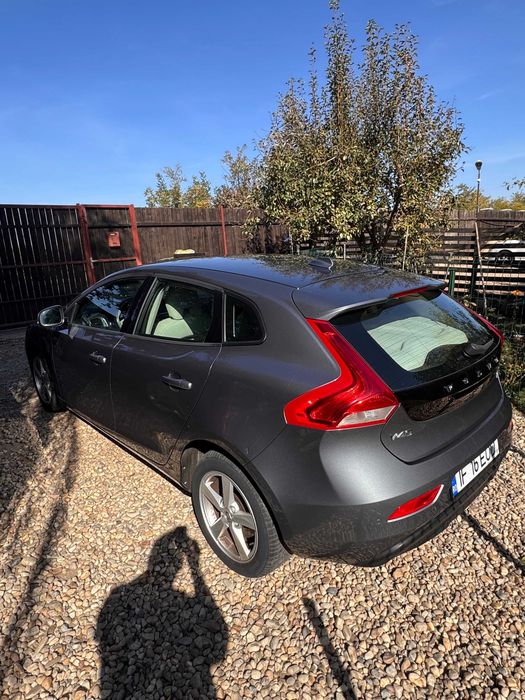 VOLVO V40 2017 — imagine 2