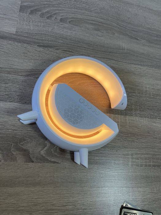 Умная колонка RGB, ночник, беспроводная зарядка для телефона