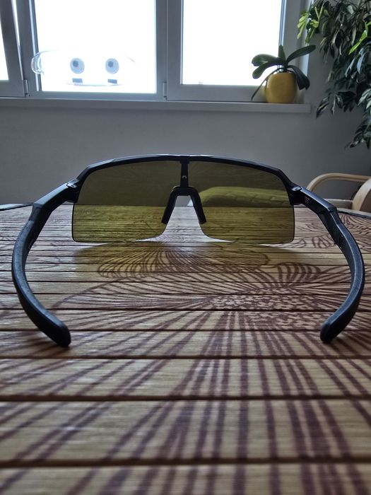 Слънчеви очила Oakley Sutro