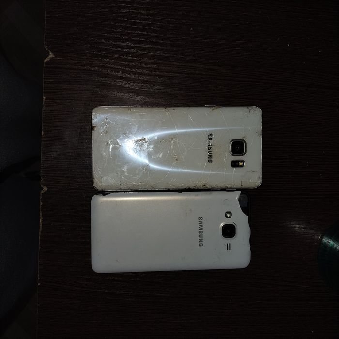 Продам 2 телефона самсунг