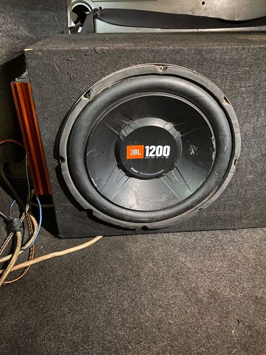 Сабвуфер JBL 1200 для авто