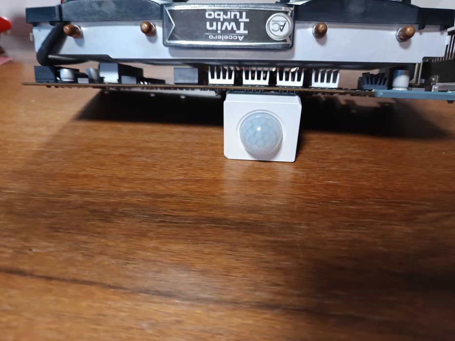 Видео карта ASUS AMD HD 5850 1gb.