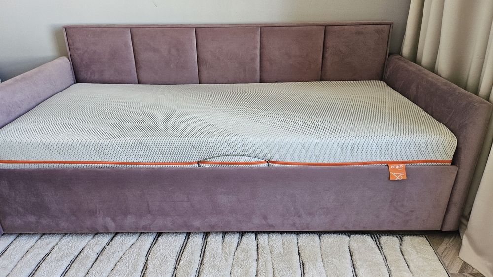 Продаётся диван в хорошем состоянии