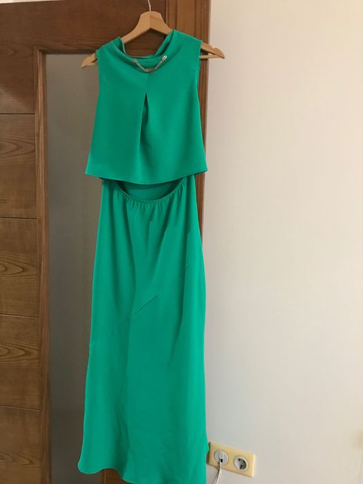 Продавам рокля на фирма Lucy