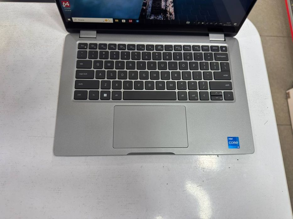 Dell Amerikanski X360 core i5-1335U ddr5 8/256 SSD holati ideal