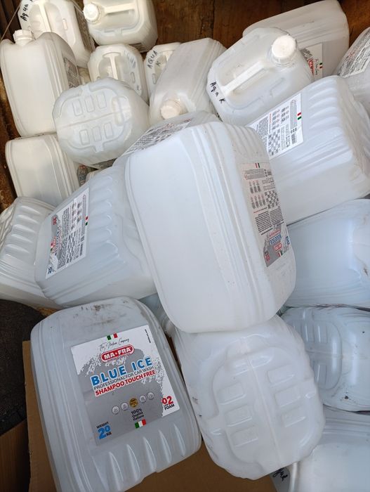 Продам конистры срочно