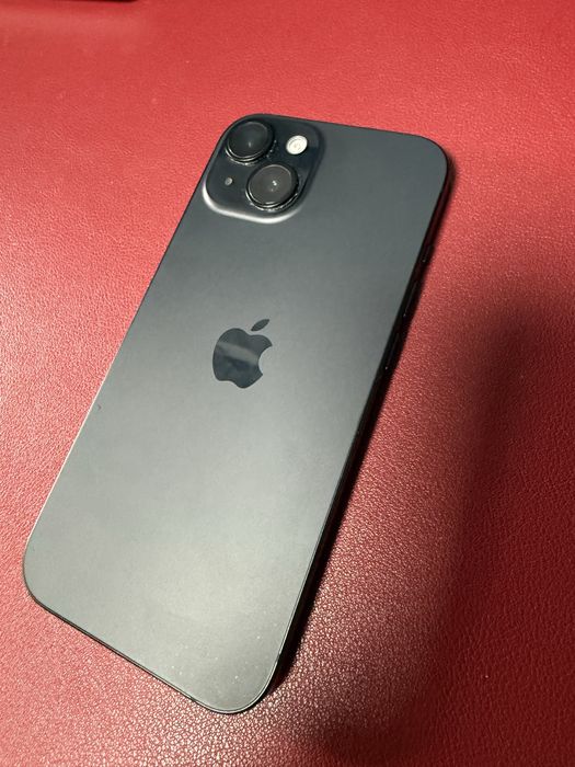 iPhone 15 128GB, liber rețea, baterie 87%, stare impecabilă