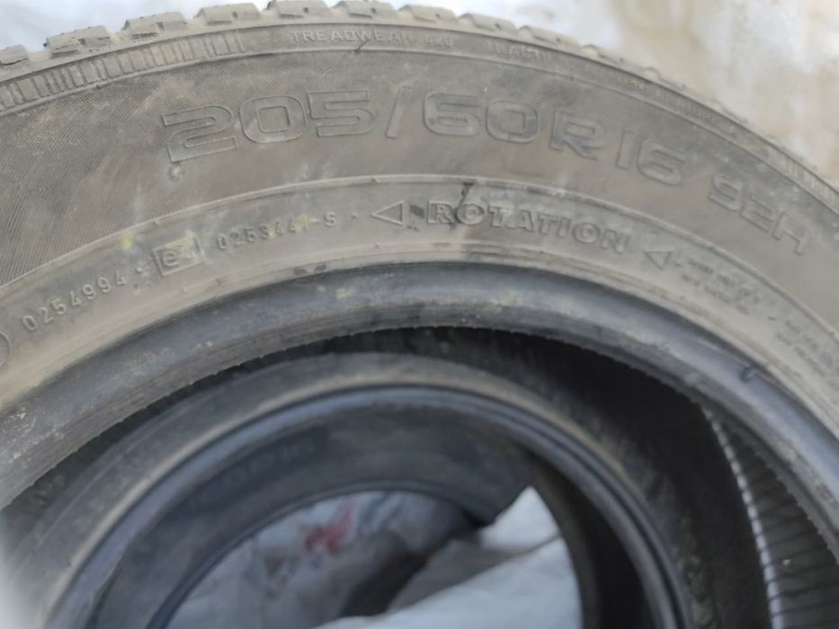 Nokian 205/60 R16
