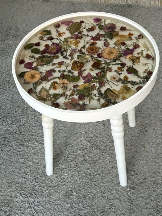 Măsuță de cafea cu flori naturale în rășină epoxidică