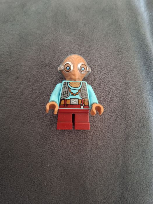 Продам лего фигурку Маз Канаты