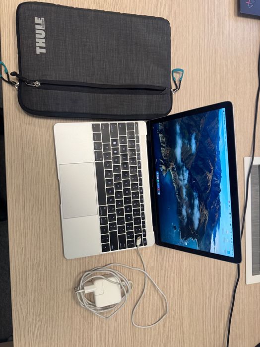 MacBook 12“ Retina Early 2015 плюс чанта Thule