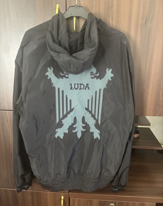 Luda яке/ветровка много запазена!