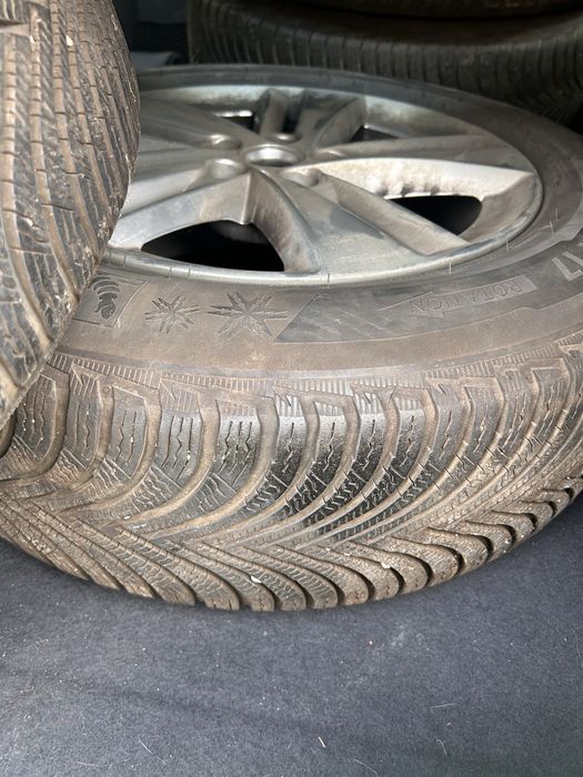 Anvelope de iarna • Michelin Alpin 5 • 215/65 R17 1000 lei/set