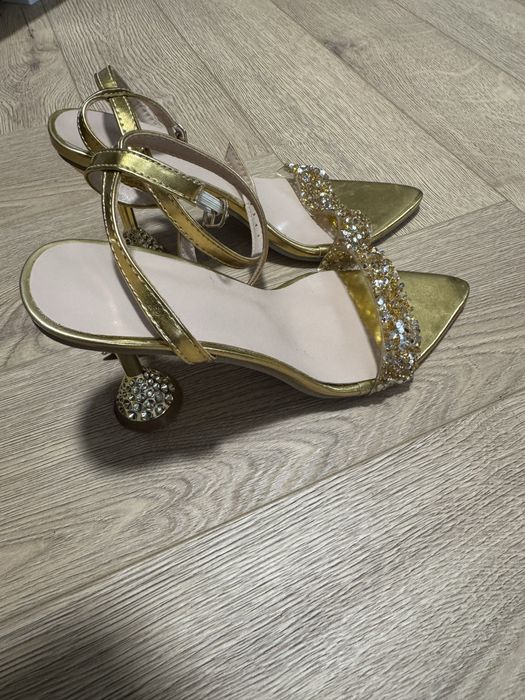Sandale aurii marime 36