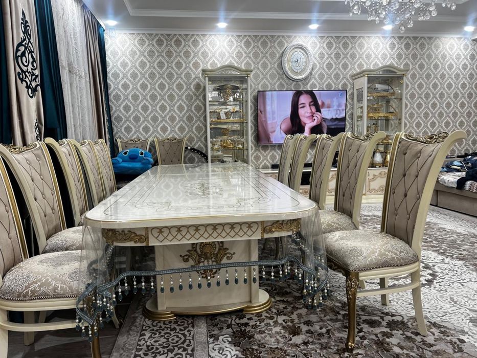 Стулья в казахском стиле