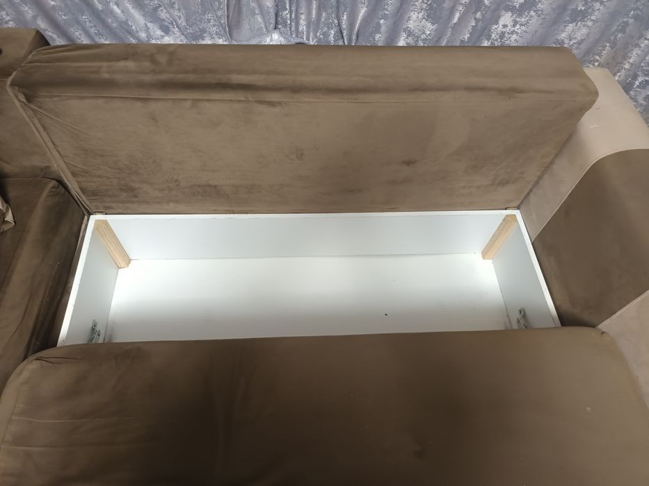 Vând colțar living