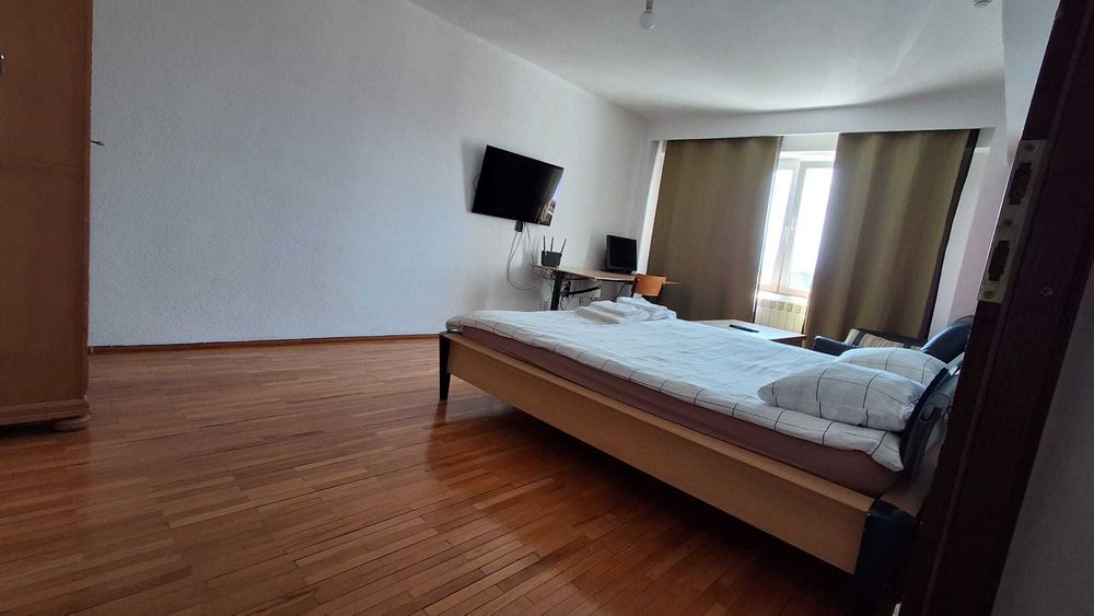 Inchiriez apartament  Sibiu Mihai Viteazul - Piata Aurel Vlaicu - orice perioada .