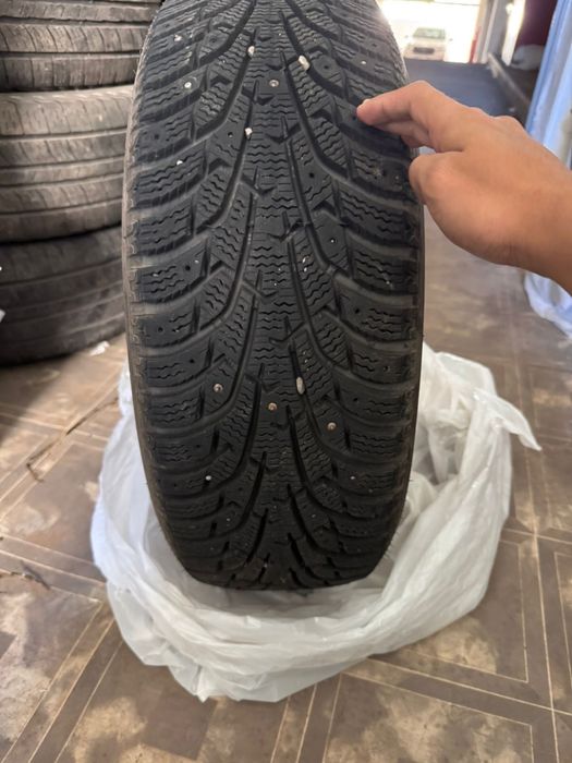 Зимние шины продам