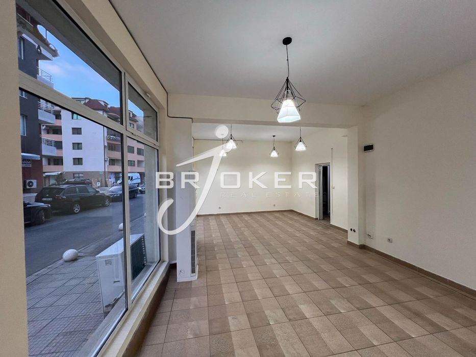 Дава се под наем Магазин в Кърджали, Възрожденци - 90 кв.м за 510 € - Снимка #3