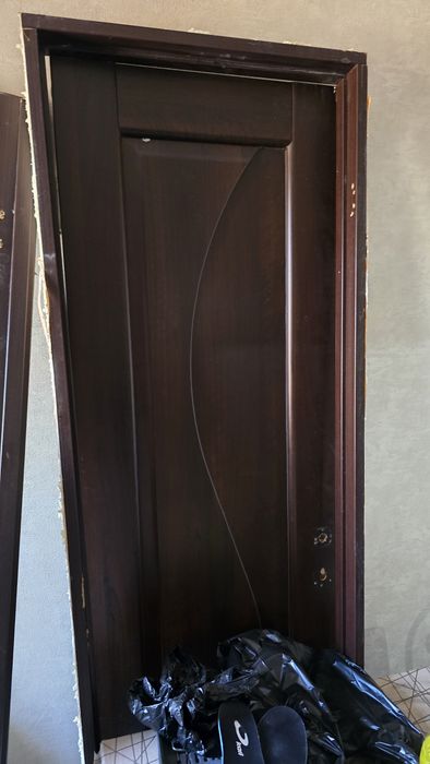 Двери 60 2 шт        .