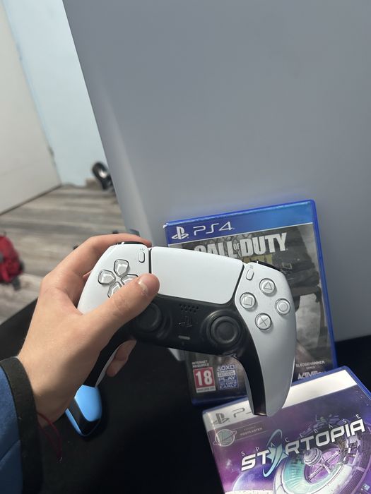 Ps5 + игри + 2 контролера!