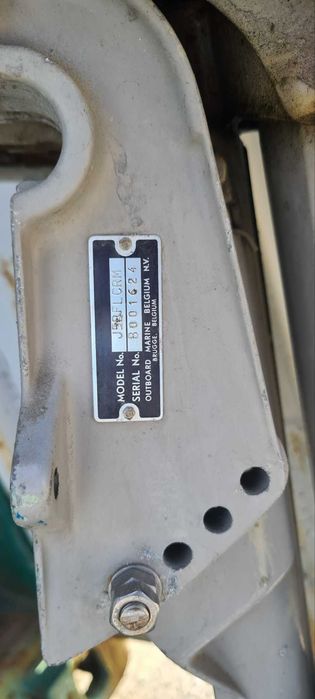 Продавам двутактов извънбордов двигател Johnson 5 к.с.