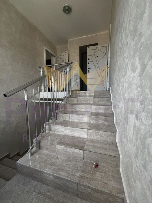 Продава се Четиристаен апартамент в Варна, Виница - 135 кв.м за 1058 €/кв.м - Снимка #2