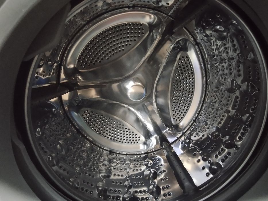 Машинка б/у LG .