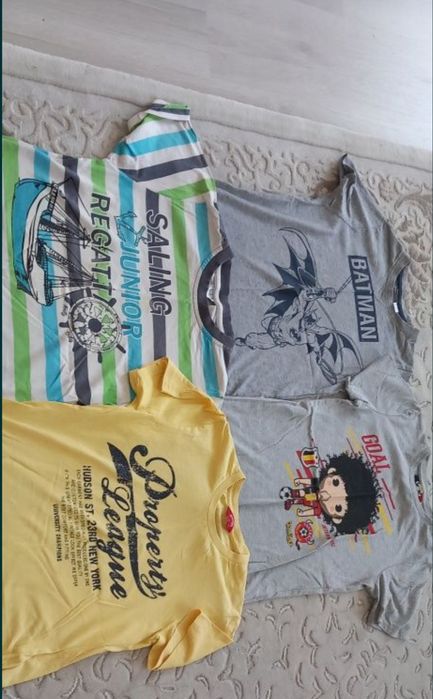 Лот от запазени тениски