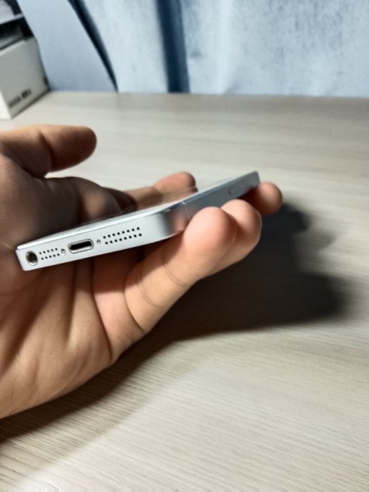 Айфон iPhone 5s .