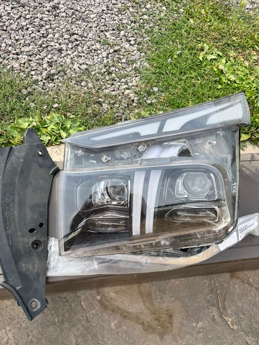Передняя светодиодная фара Hyundai Santa Fe