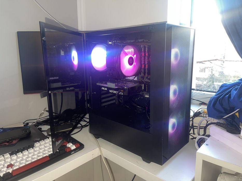 PC Gaming cu ryzen 5 5600, 16gb ram si gtx 1660 super