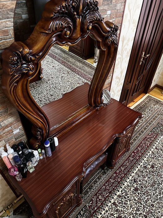 Yotoqxona garnitur (spalni)