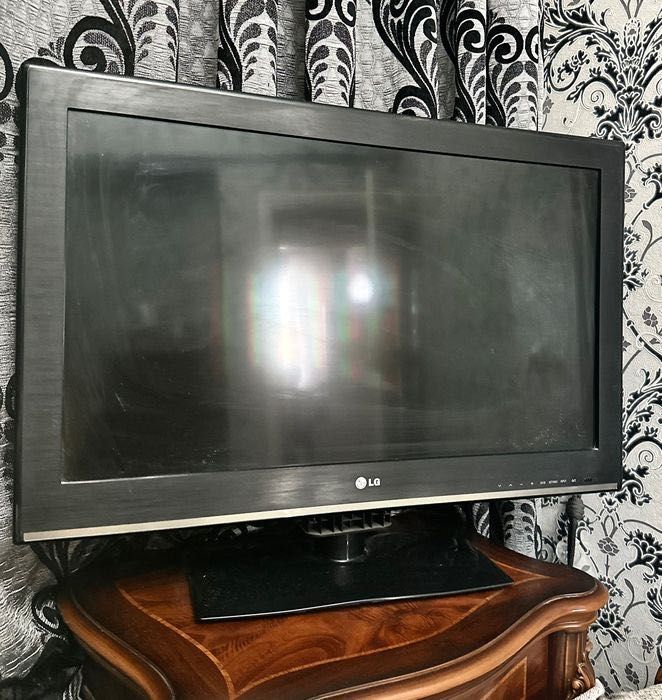 Телевизор LG,б/y