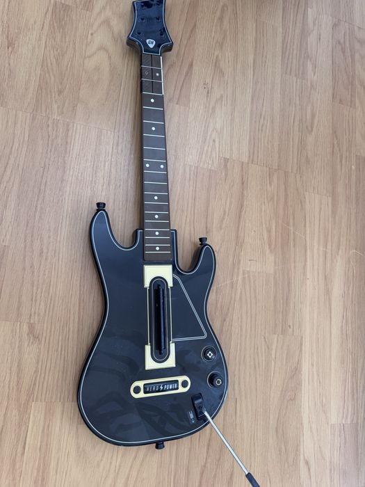 vand guitar hero cu chitara ps4/5