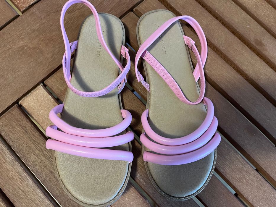 Два чифта детски сандали Reserved номер 34 и 35