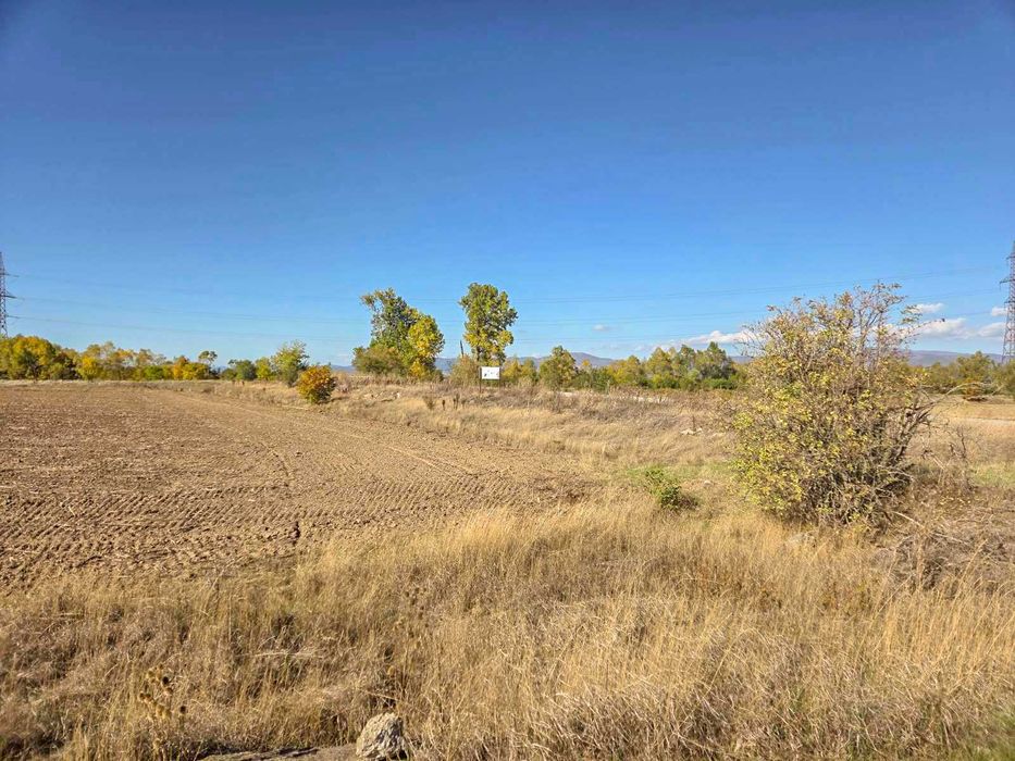 Продава парцел- плодородна, земеделска земя в с. Лесново-обл.София