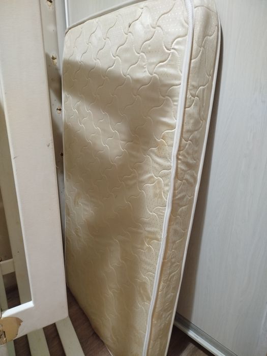 Продам детскую кровать.