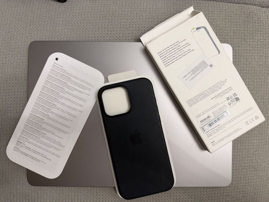 Чехол для iPhone 16 Pro Max