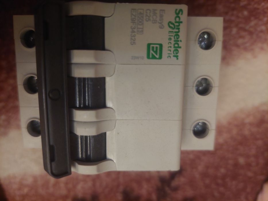 Автоматы 380В и один дифференциальный