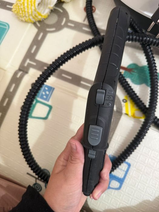 Продаётся параочиститель Karcher клининг