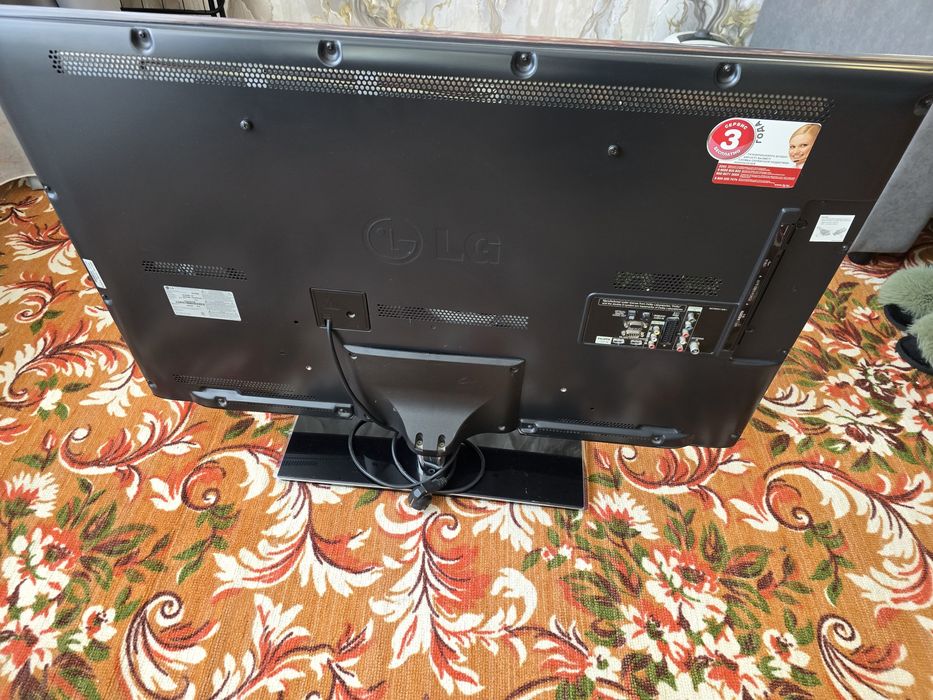 Продам 3d телевизор