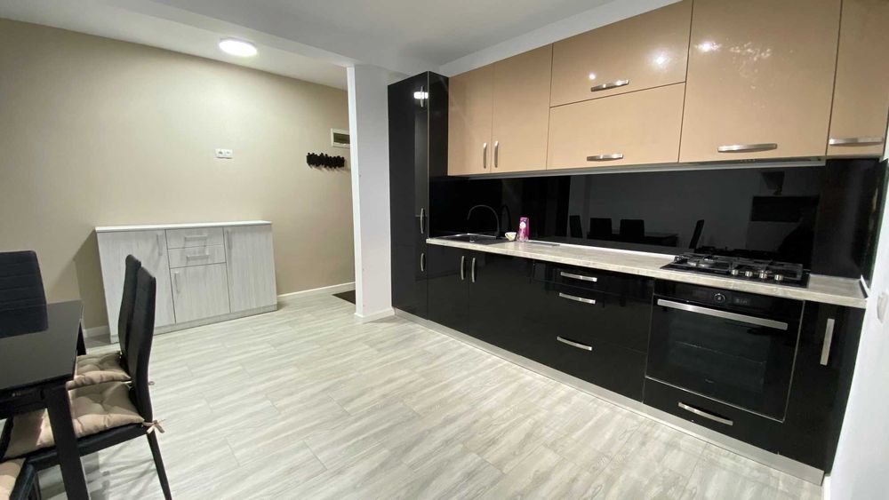 PF prima închiriere, apartament 2 camere, bucatarie separata, balcon, parcare privata, NEGOCIABIL